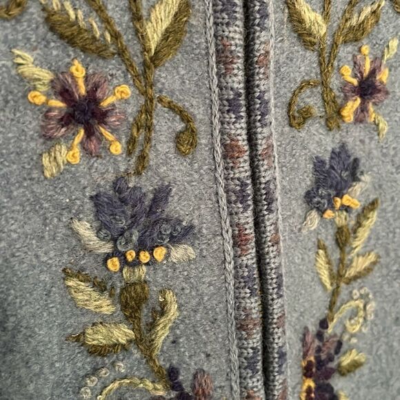 Icelantic Embroidered Wool Shacket Sweater Jacket Medium - Picture 3 of 15